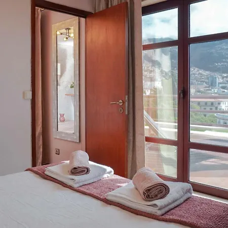 By The Sea Vi - Marina