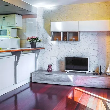 By The Sea Vi - Marina *