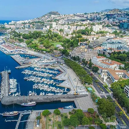 By The Sea Vi - Marina *