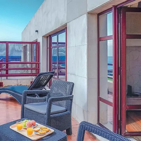 By The Sea Vi - Marina * フンシャル