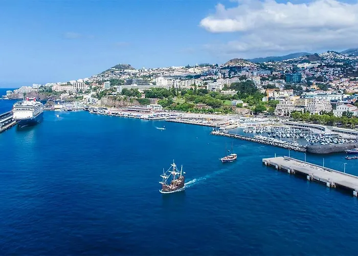 By The Sea Vi - Marina *